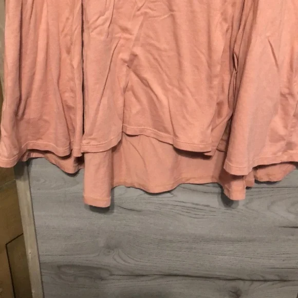 Logo by Lori Goldstein Cotton Top Size Medium - Picture 5 of 5